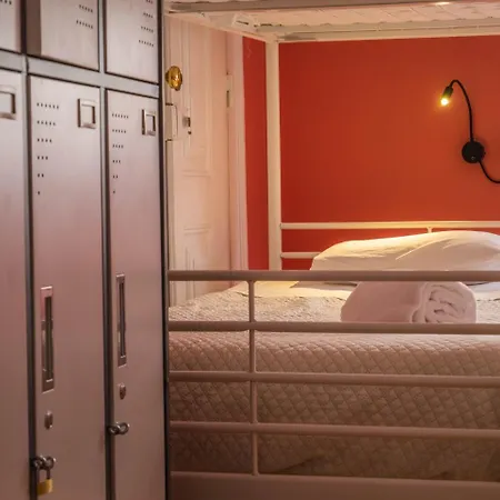 No Limit Bairro Alto Hostel Lissabon